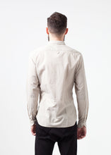 Load image into Gallery viewer, Patterned Button Up in Beige vikkkkupdate